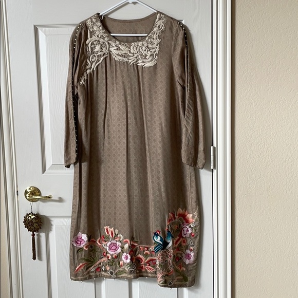 Pakistani and Indian desi outfit - Picture 1 of 9